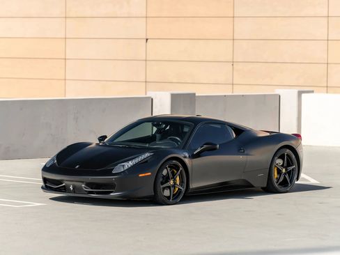 Used 2014 Ferrari 458 Italia Coupe 2D image 4