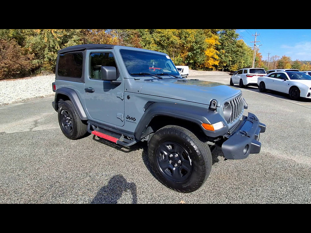 Used 2025 Jeep Wrangler Sport AWD/4WD image 2