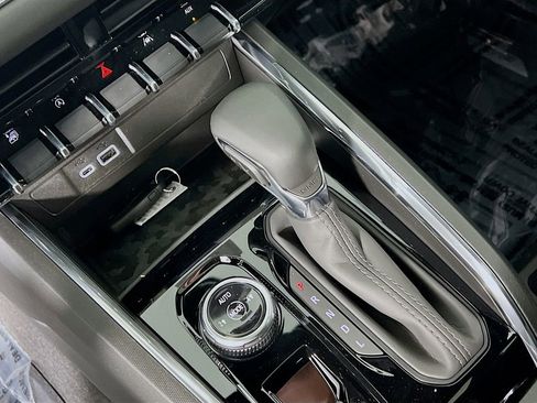 New 2026 GMC Canyon Elevation w/ Convenience Package image 15