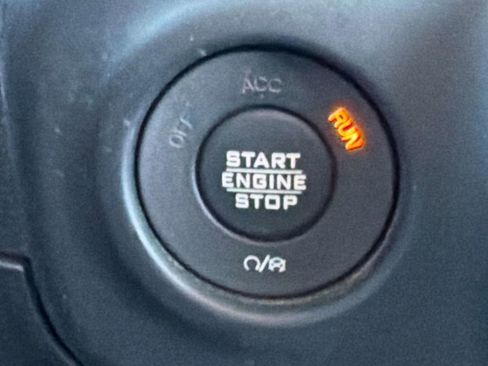 Used 2018 Jeep Wrangler Unlimited Sport image 17