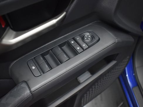 Used 2025 Toyota Tacoma TRD Off-Road image 16