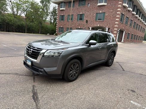 Used 2022 Nissan Pathfinder SV AWD/4WD image 6