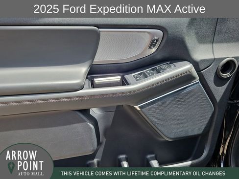 Used 2025 Ford Expedition Max Active AWD/4WD image 21