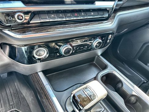 Used 2024 GMC Sierra 1500 Elevation image 27