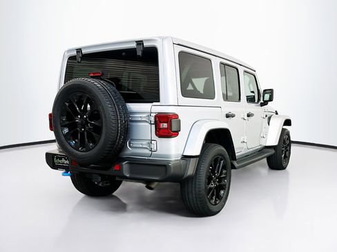 Used 2023 Jeep Wrangler Sahara w/ Cold Weather Group image 9