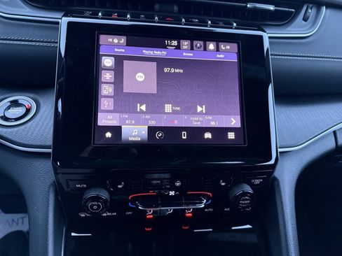 Used 2024 Jeep Grand Cherokee Laredo w/ Luxury Tech Group I image 22