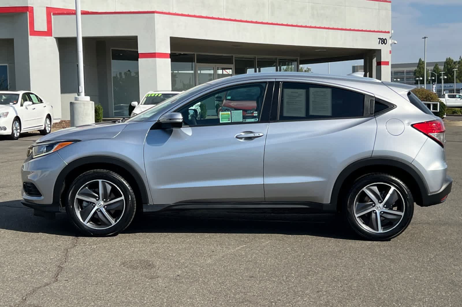 Used 2022 Honda HR-V EX image 9