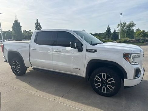 Used 2022 GMC Sierra 1500 AT4 w/ AT4 Preferred Package AWD/4WD image 2