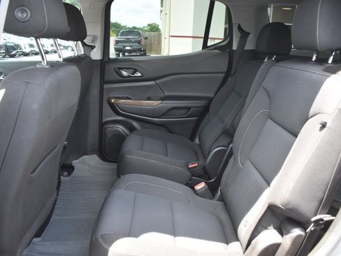 Used 2023 GMC Acadia SLE FWD image 15