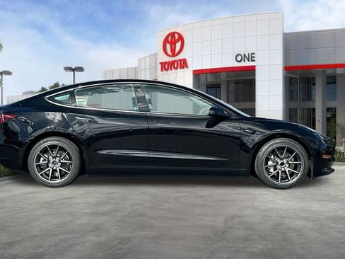 Used 2023 Tesla Model 3 Standard Range image 3
