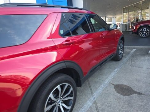 Used 2025 Ford Explorer ST-Line image 5