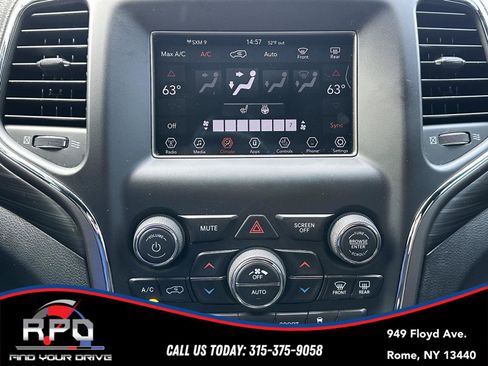 Used 2019 Jeep Grand Cherokee Laredo image 22