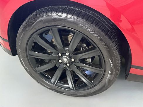 Used 2019 Land Rover Range Rover Velar R-Dynamic SE image 32