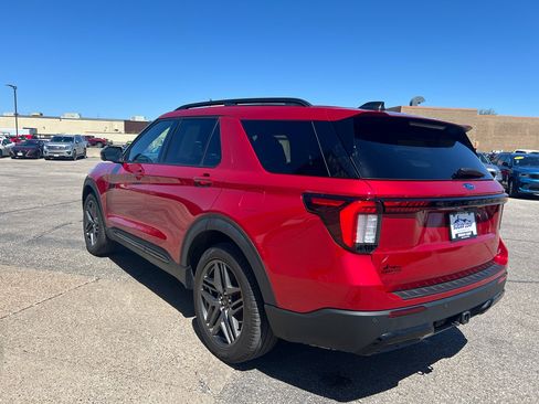 Used 2025 Ford Explorer ST-Line w/ Premium Package AWD/4WD image 6