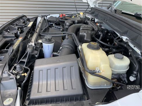 Used 2016 Ford F250 XL w/ Power Equipment Group AWD/4WD image 12