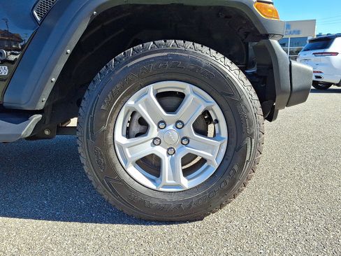 Used 2021 Jeep Wrangler Unlimited Sport image 9