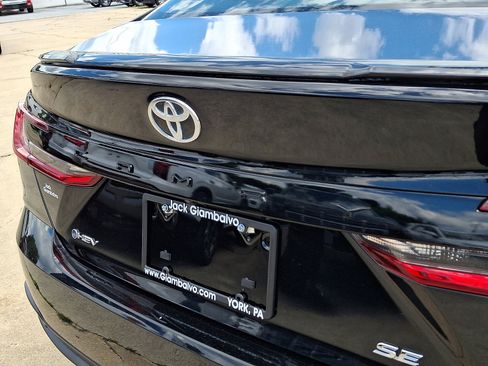Used 2025 Toyota Camry SE FWD image 31