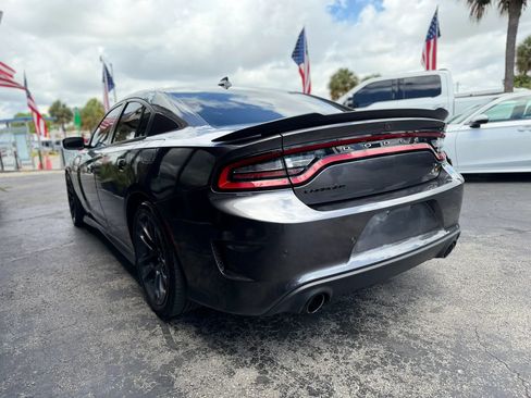 Used 2022 Dodge Charger Scat Pack w/ Plus Group RWD image 9