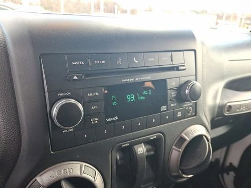 Used 2016 Jeep Wrangler Sport image 16