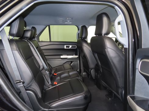 Used 2023 Ford Explorer XLT w/ Equipment Group 202A image 35