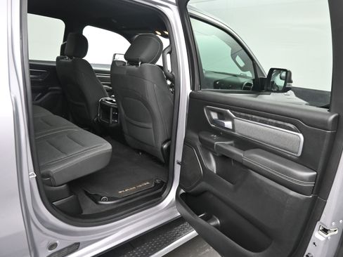 Used 2019 RAM 1500 Big Horn AWD/4WD image 10