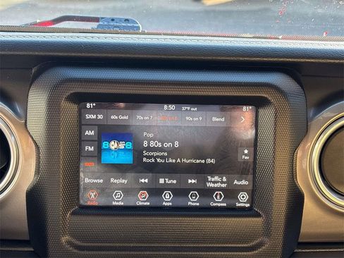 Used 2018 Jeep Wrangler Unlimited Sahara image 20