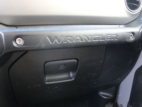 Used 2021 Jeep Wrangler Unlimited Sport image 16