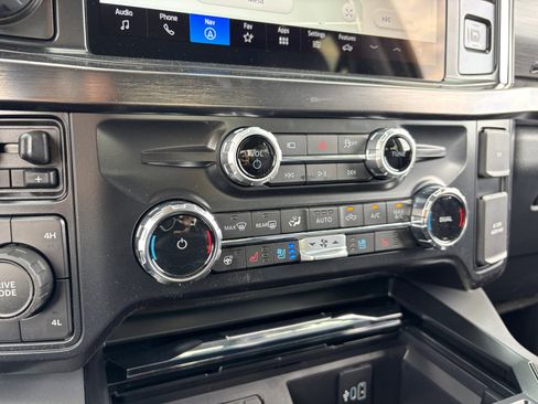 New 2026 Ford F350 Lariat w/ Black Appearance Package image 31