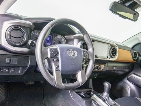 Used 2020 Toyota Tacoma SR5 image 17