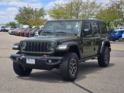 Used 2024 Jeep Wrangler Rubicon w/ Technology Group AWD/4WD image 5