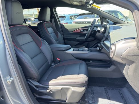 Used 2025 Chevrolet Equinox EV RS image 34