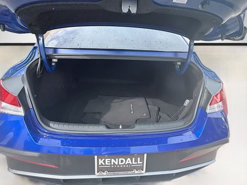 Used 2024 Hyundai Elantra SE FWD image 23