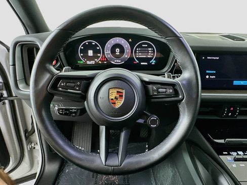 Certified 2024 Porsche Cayenne AWD/4WD image 12