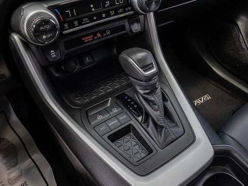 Used 2021 Toyota RAV4 XLE Premium FWD image 27