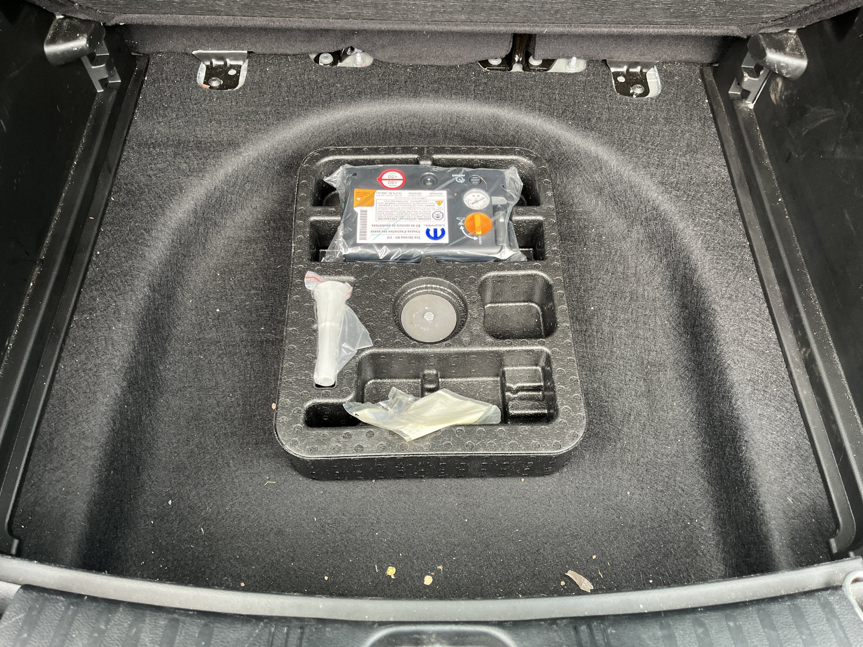 Used 2025 Jeep Compass Limited AWD/4WD image 12