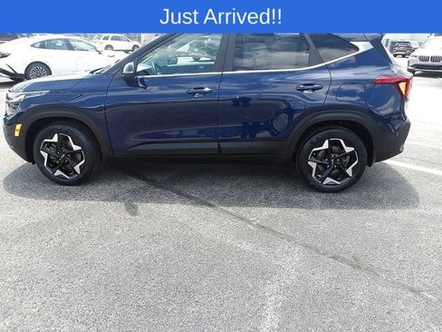Used 2024 Kia Seltos EX AWD/4WD image 4