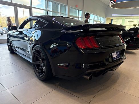 Used 2019 Ford Mustang GT Premium image 5