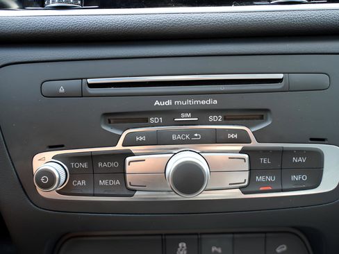 Used 2018 Audi Q3 2.0T Premium Plus AWD/4WD image 38
