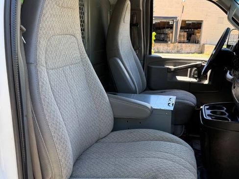 Used 2016 Chevrolet Express 2500 RWD image 14