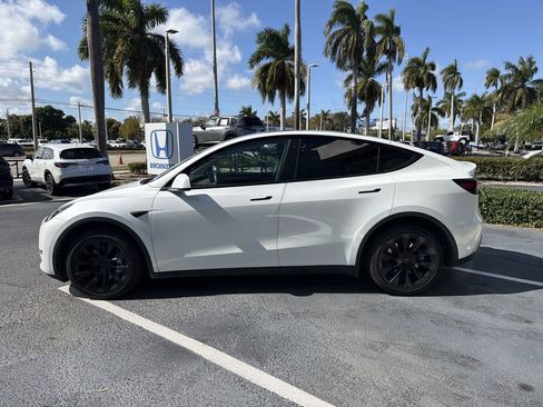 Used 2023 Tesla Model Y Long Range image 5