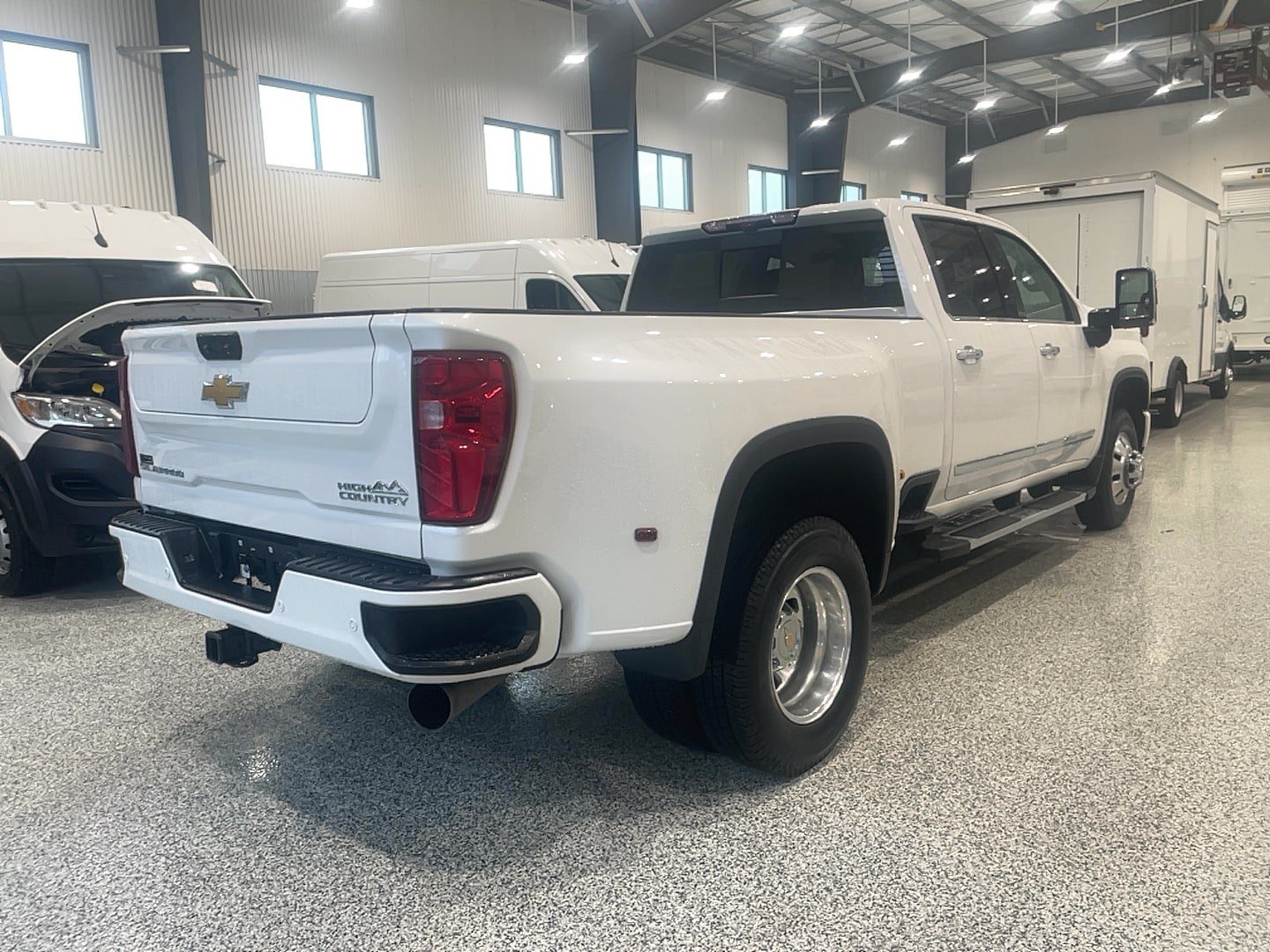 Used 2024 Chevrolet Silverado 3500 High Country w/ High Country Premium Package AWD/4WD image 22