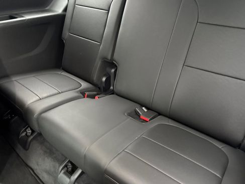 Certified 2023 Chevrolet Traverse High Country image 16