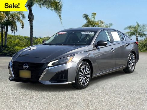 Certified 2024 Nissan Altima 2.5 SV FWD image 1