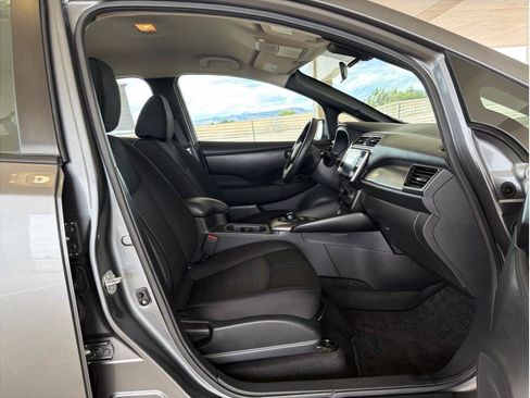 Used 2025 Nissan Leaf S FWD image 14