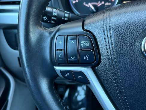 Used 2018 Toyota Highlander Limited w/ Protection Package #3 AWD/4WD image 30