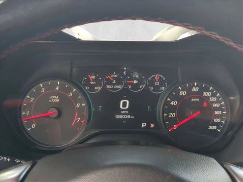 Used 2018 Chevrolet Camaro SS RWD image 11