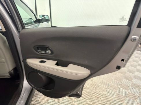 Used 2020 Honda HR-V LX image 16
