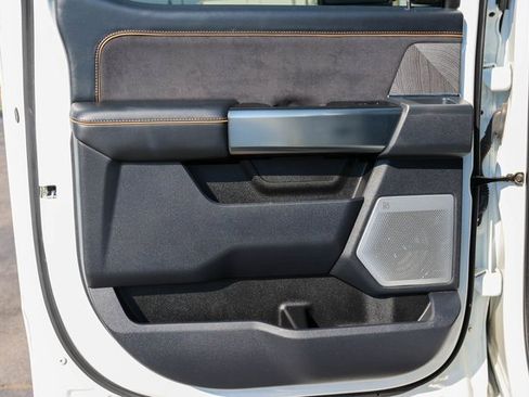 Used 2024 Ford F250 Platinum w/ FX4 Off-Road Package image 17