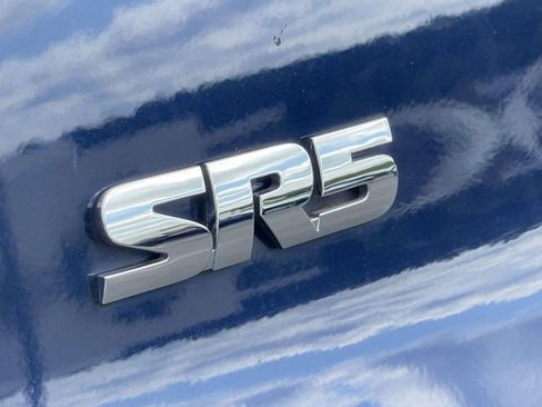 Used 2019 Toyota 4Runner SR5 Premium AWD/4WD image 8
