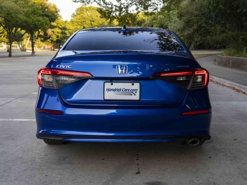 Used 2023 Honda Civic Sport image 8